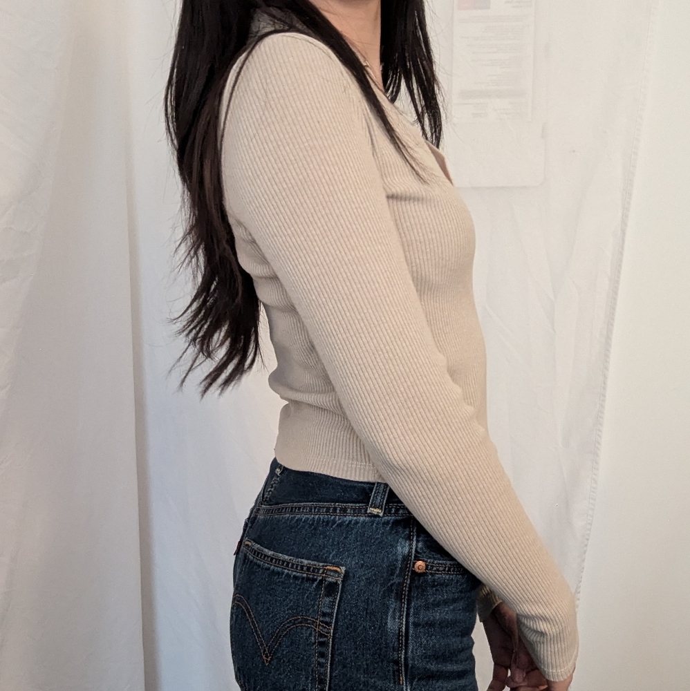 collared long sleeve - Picture 2 of 4